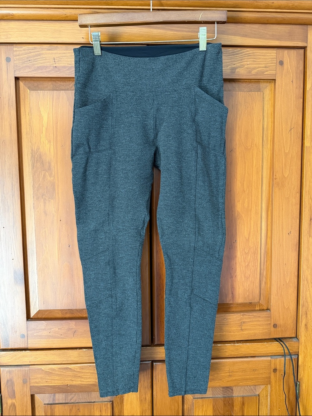 Marika Dark Gray High-Waist Knit Leggings with Pockets